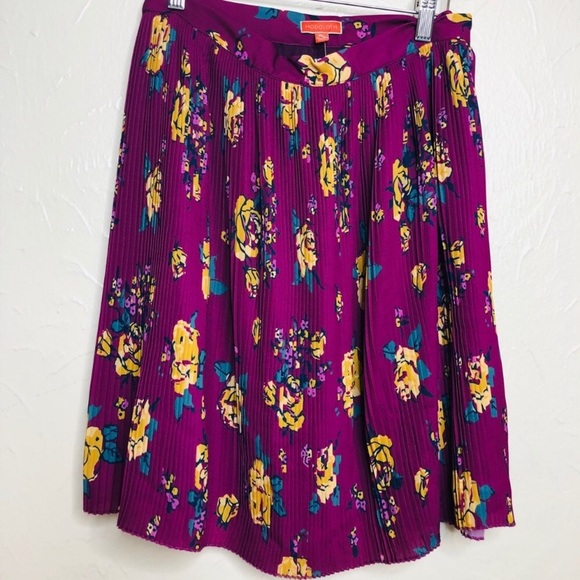 Modcloth Dresses & Skirts - Modcloth Purple Yellow Pleated A-Line Mini Skirt